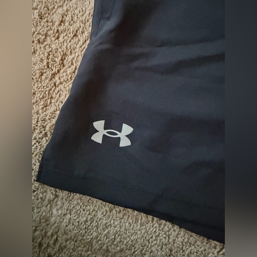 Under Armour Black Athletic Running Shorts XL Training Shorts Built In Liner - Picture 2 of 6